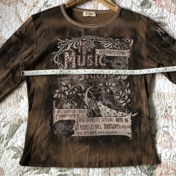 Vintage Y2K graphic 3/4 length sleeve top - Picture 5 of 5